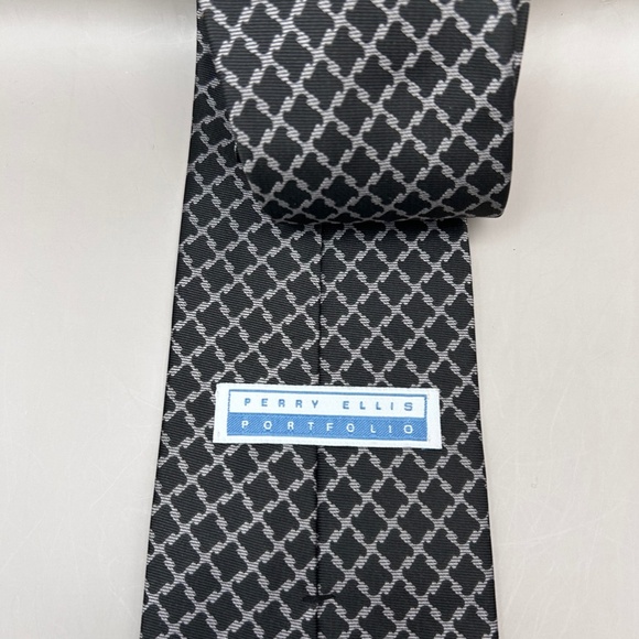 Perry Ellis Ties - 100% Silk Bundle - SALE - Picture 4 of 10